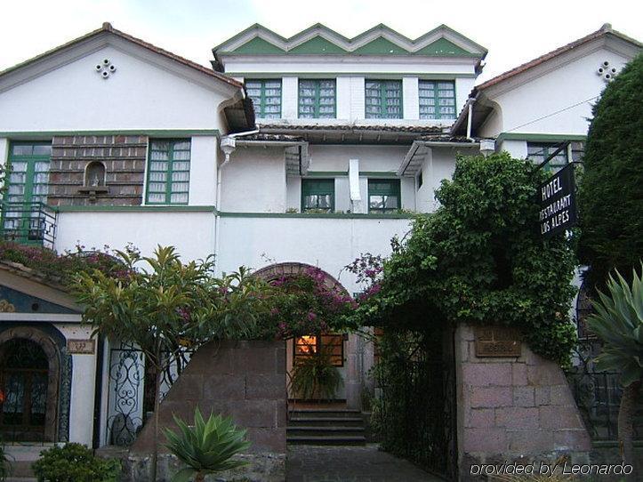 Hotel Los Alpes Quito Esterno foto